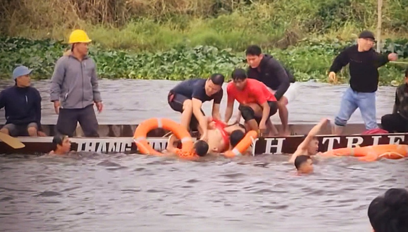 Mot VDV dua thuyen o Quang Nam tu vong do duoi nuoc. Anh: Le Hai