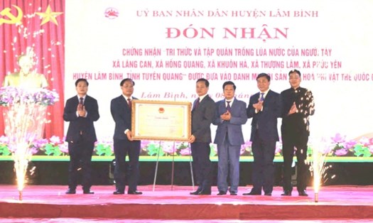 Huyện Lâm Bình đón nhận Di sản văn hóa phi vật thể quốc gia về tri thức trồng lúa nước. Ảnh: Đào Thanh