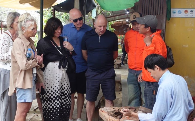Kim Bong craft village festival in Hoi An attracts international visitors. Photo: Tran Thi