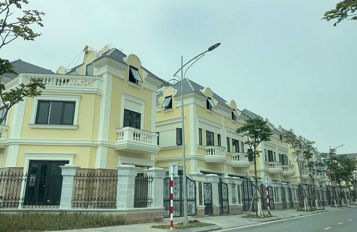Villas and adjacent houses are still interested by investors. Photo: Highlands