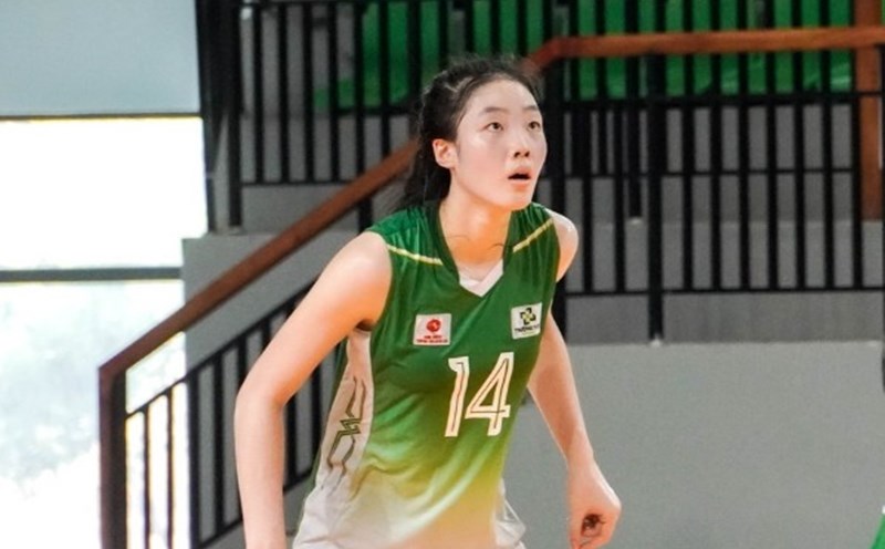 The owner Quynh Huong was tried to the first route of the female volleyball team informed. Image; BCTT TCT Northeast