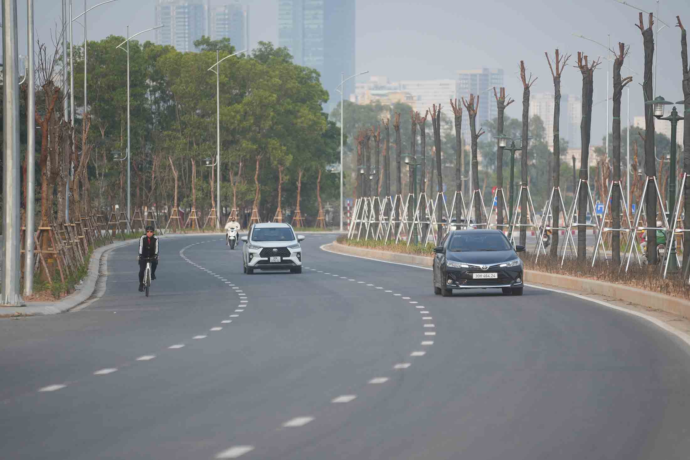 Tu ngay 22.1, co quan chuc nang da cho phep thong xe doan tuyen tu nut giao Dai lo Thang Long den nut giao duong tinh 70 (Dai Mo) voi chieu dai khoang 1,9km. Anh: Huu Chanh