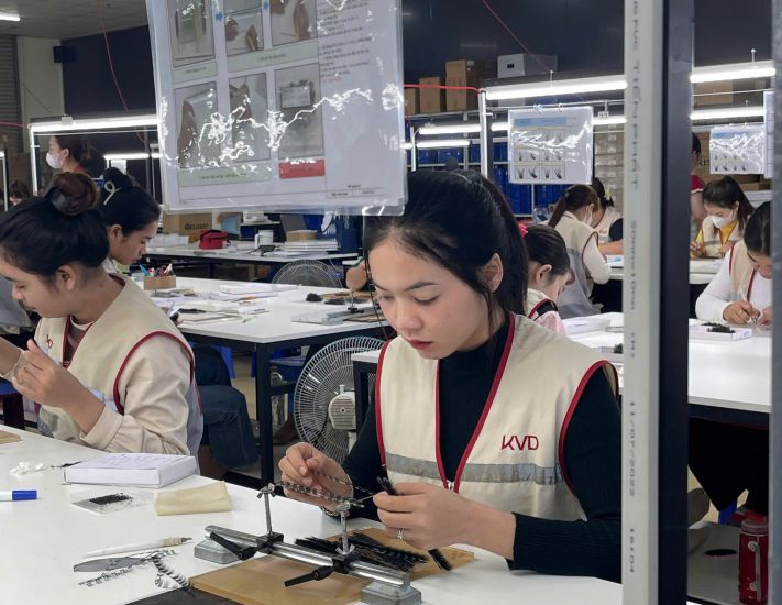 Workers working inside Tan An Industrial Cluster, Buon Ma Thuot City, Dak Lak Province. Photo: Bao Trung