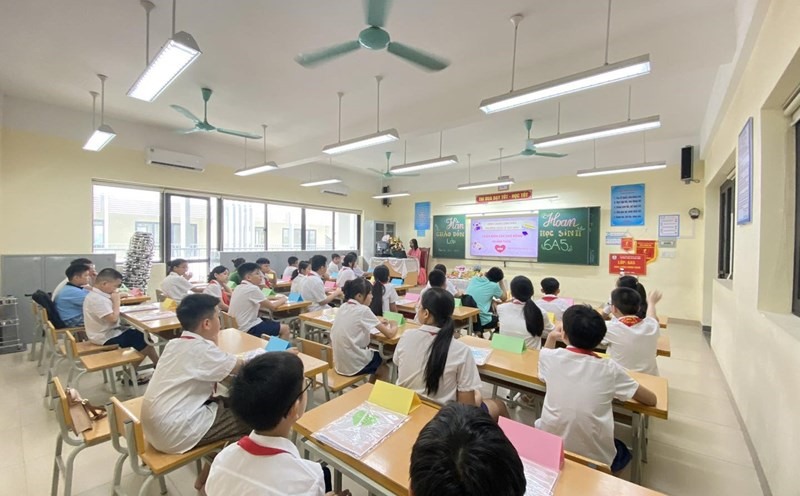 Circular 29/2024/TT-BGDDT of the Ministry of Education and Training (MOET) stipulates that extra teaching and learning will take effect from February 14. Photo: Van Trang