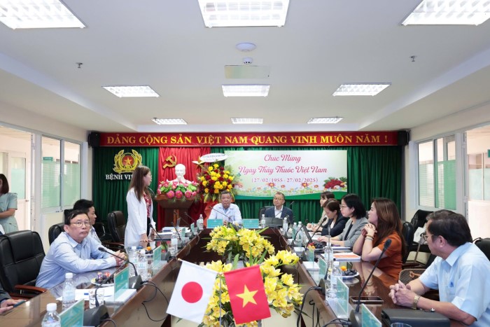 Doan can bo JICA Nhat Ban lam viec tai Benh vien 199 Bo Cong an tai Da Nang ve linh vuc cham soc suc khoe nguoi cao tuoi. Anh: Song Han