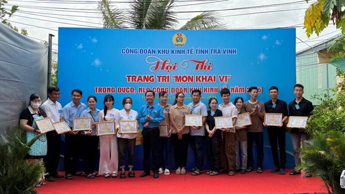 Công đoàn Khu Kinh tế tổ chức hội thi trang trí món khai vị