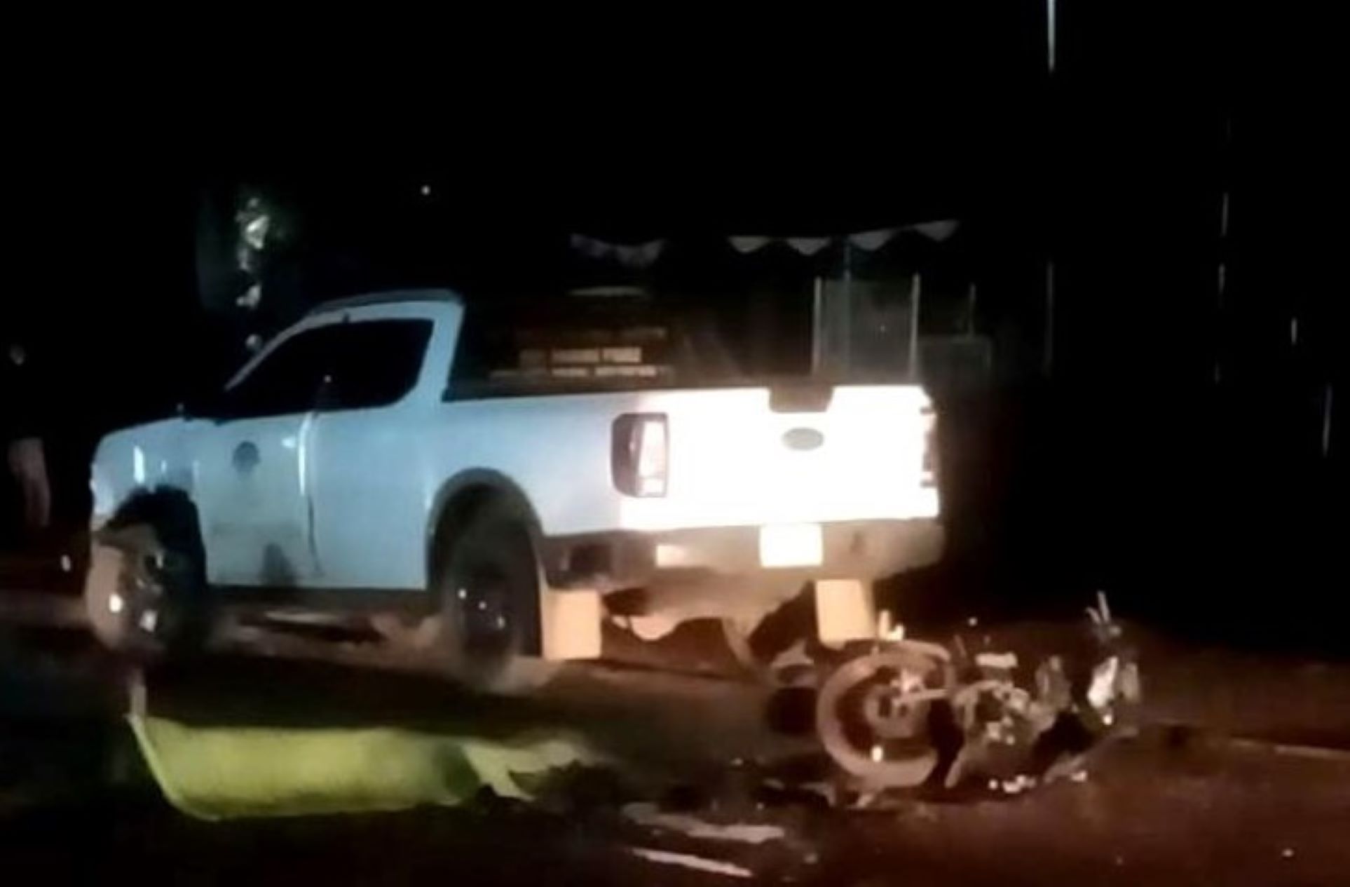 La escena del accidente hizo que los jovenes murieran. Foto: Quang Vu