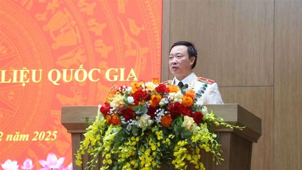 Major General Nguyen Ngoc Cuong - the new Director of the National Data Center - spoke after receiving the appointment decision. Photo: Ministry of Public Security