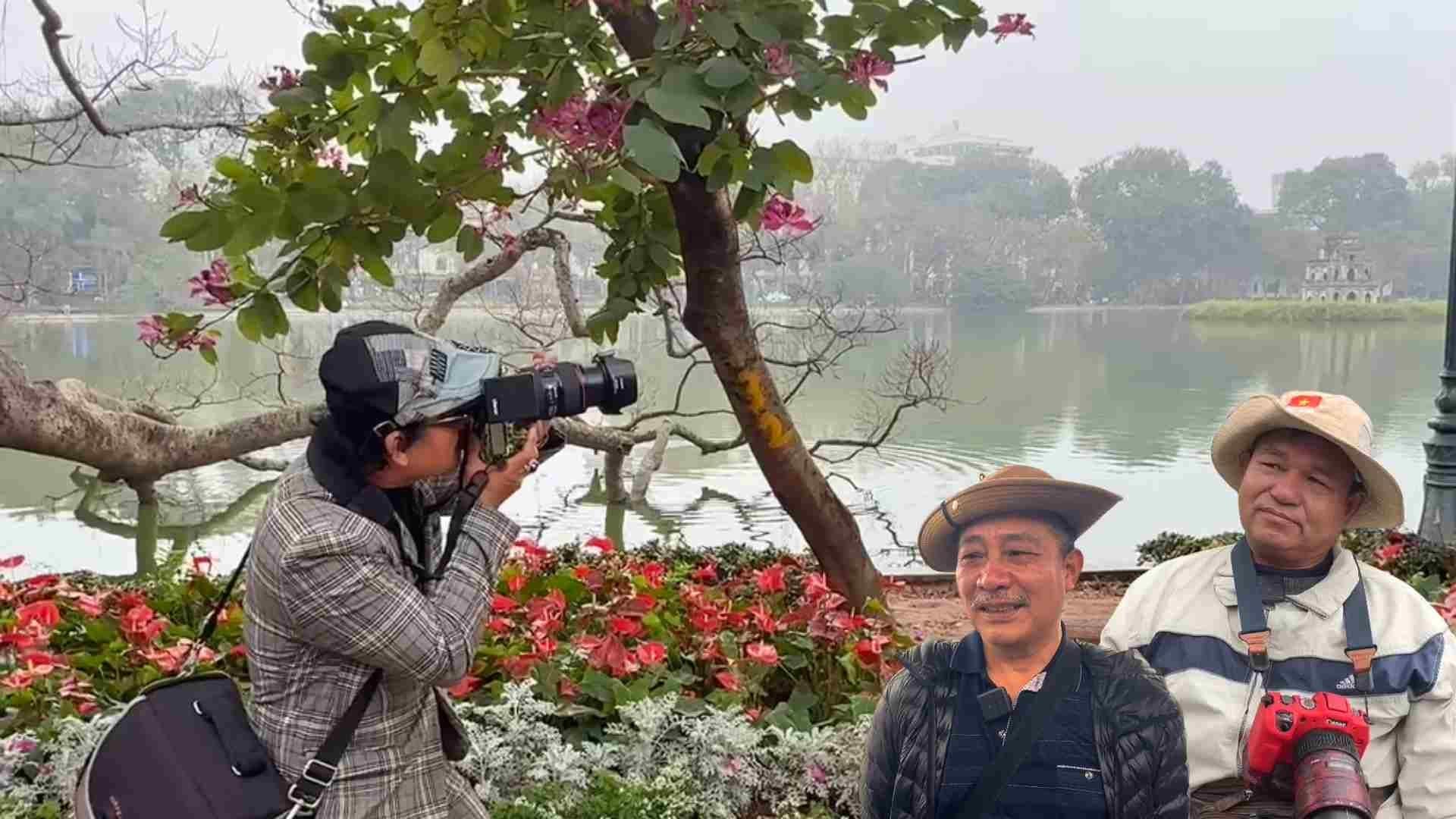 Raising the scope of walking photos to keep the passion for the profession in the digital age