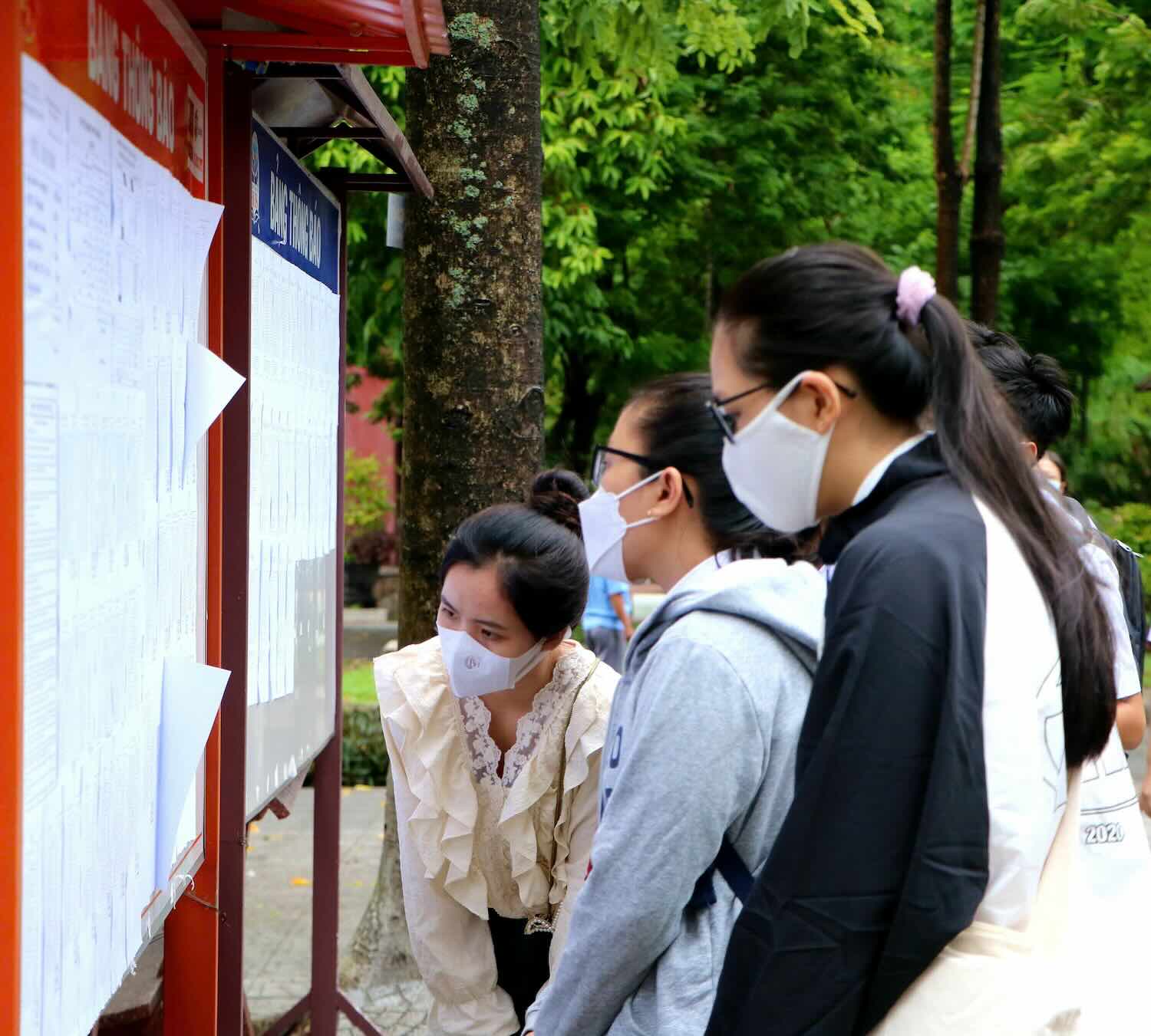 Hue City has sought public opinions on extra teaching and learning. Photo: Phuc Dat