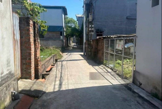 Gia phan khuc dat nen vung ven Ha Noi thoi gian qua lien tuc tang cao. Anh: Thu Giang 