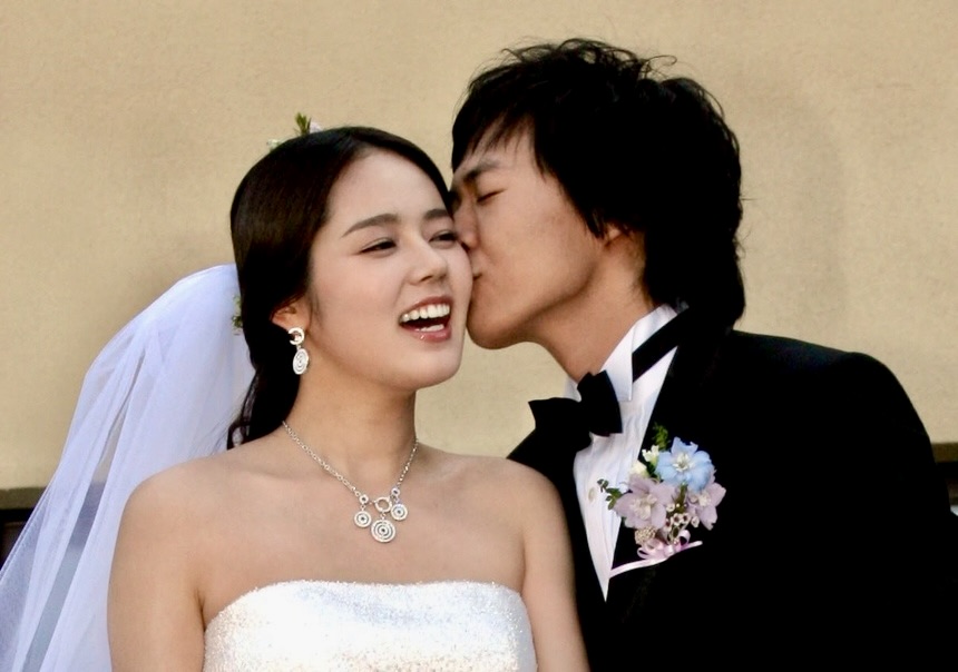 Han Ga In ket hon voi tai tu