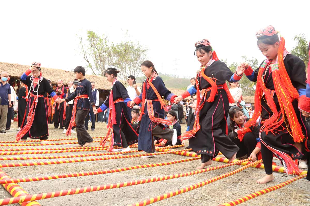 El festival del pueblo es igual, ha larga ciudad. Foto: Hai Huong