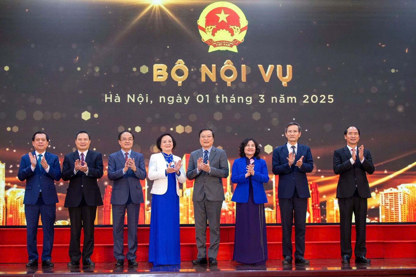 Co cau lanh dao Bo Noi vu moi gom Bo truong Pham Thi Thanh Tra va 7 Thu truong sau hop nhat voi Bo Lao dong - Thuong binh va Xa hoi. Anh: Tong Giap  