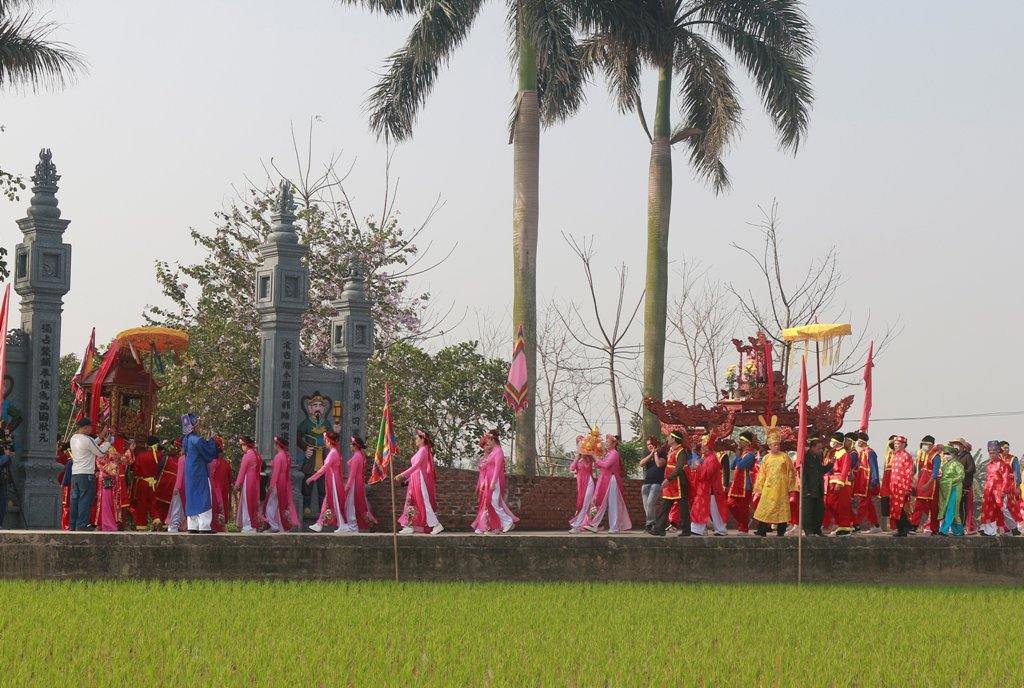 Le hoi den Long Dong thu hut dong dao nhan dan va nguoi con ho Mac den tham gia. Anh: Cong TTDT huyen Nam Sach