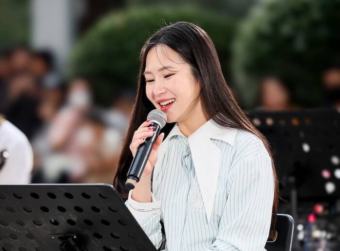 Singer Huong Tram in the program Xuan Ha Thu Dong, then Xuan. Photo: Program producer