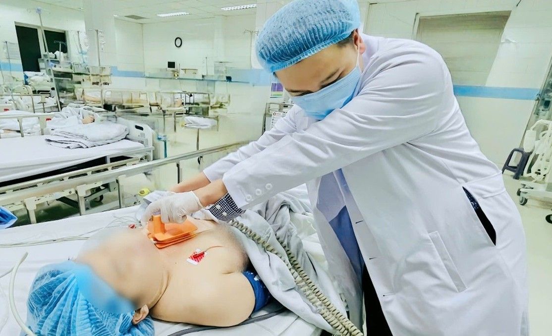 La descarga electrica 7 veces salvo la vida de la madre y los niños con enfermedad cardiaca. Foto: BVCC