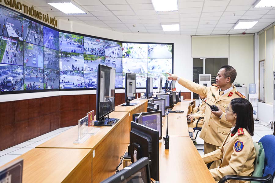 The number of vehicles violating the law and being fined in February increased compared to January 2025. Photo: To The