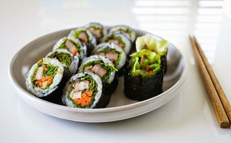 Kimbap ba cauan toast is a dish to change the taste for the family on the first day of the week. Photo: Quoc Chung