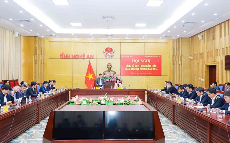 Overview of the conference to announce the decision on local budget audits in 2024. Photo: Pham Bang