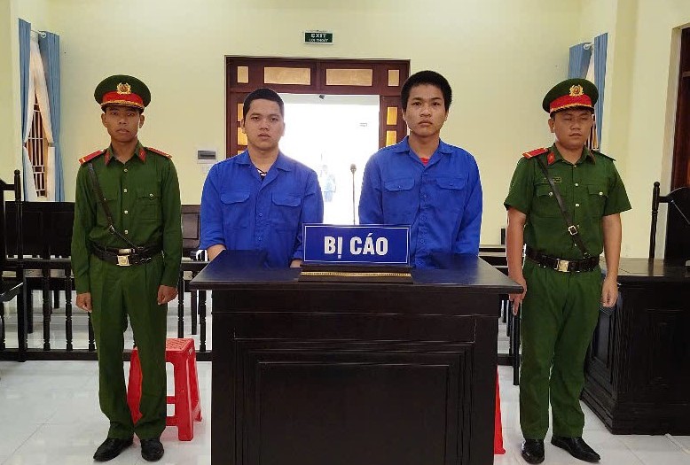 Mua 200.000 đồng ma túy về sử dụng, hai bị cáo lãnh 16 năm tù giam. Ảnh: Công an cung cấp