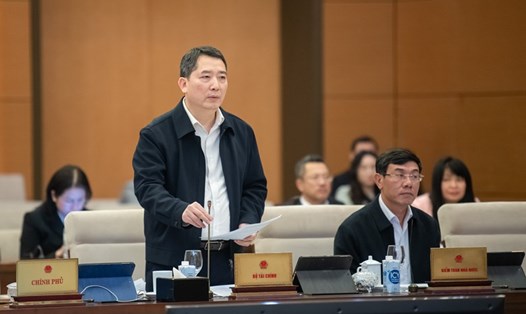 Thứ trưởng Bộ Tài chính Cao Anh Tuấn nói về đề xuất giảm thuế thu nhập doanh nghiệp cho báo chí về mức chung 10%. Ảnh: Quochoi.vn