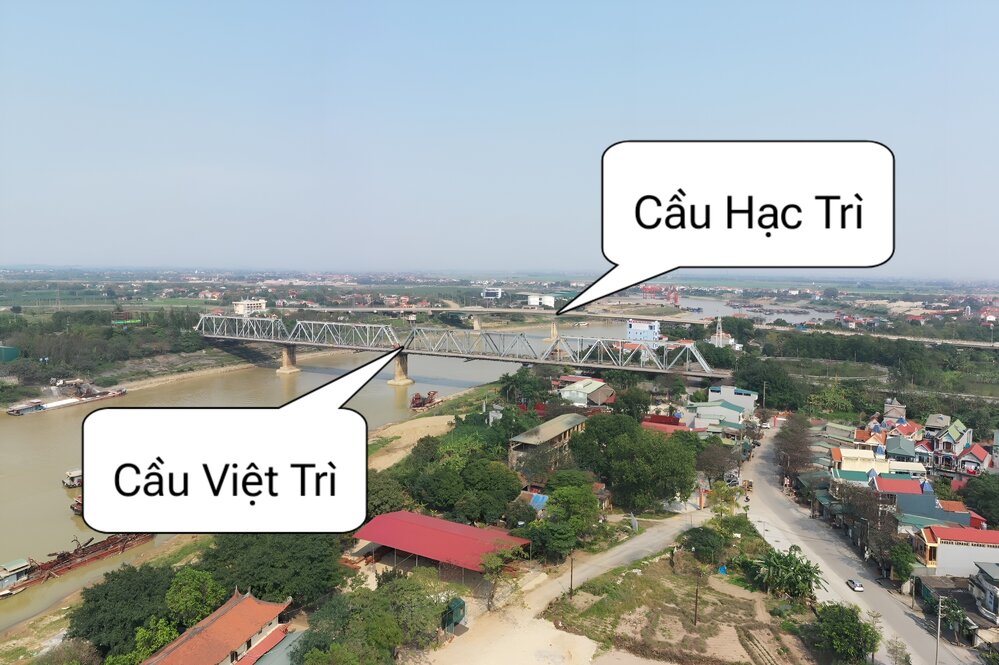 Cau Viet Tri va cau Hac Tri cach nhau chi khoang 300 m. Anh: Bui Hai Giang.