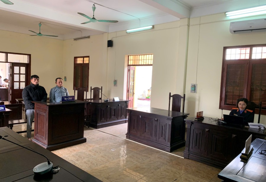 Xử phạt hai đối tượng đánh bạc tại thị xã Kinh Môn. Ảnh: Viện Kiểm sát Nhân dân tỉnh Hải Dương