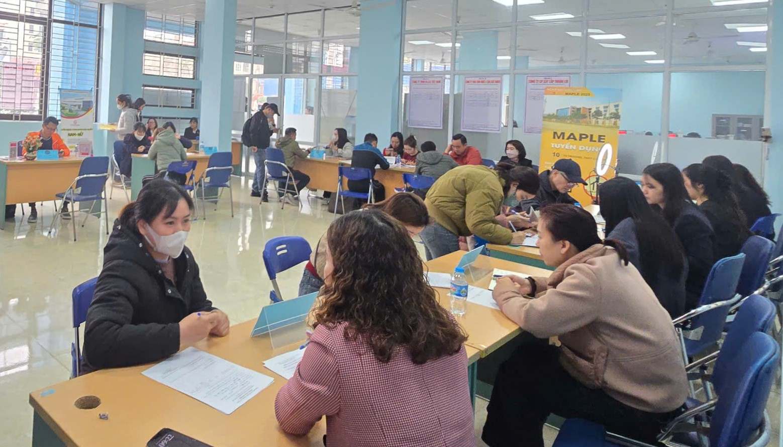 Nearly 2,000 workers attended the Hai Phong job fair. Photo: Hai Phong Employment Service Center