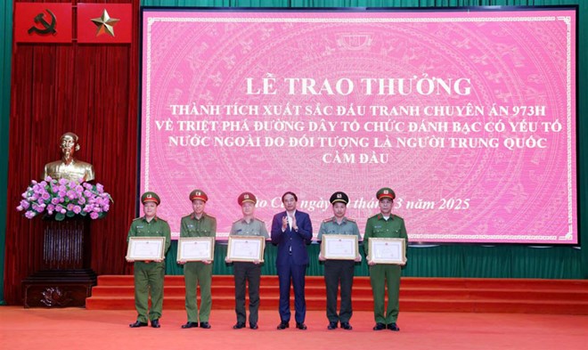 Lào Cai khen thưởng công an vụ triệt phá sới bạc 720 tỉ đồng