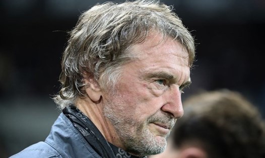 Sir Jim Ratcliffe vẫn chưa dừng lại cuộc thanh trừng ở Man United. Ảnh: AFP