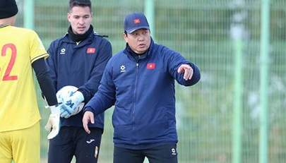 Goalkeeper coach Lee Won-jae will work with the U22 Vietnam team. Photo: VFF