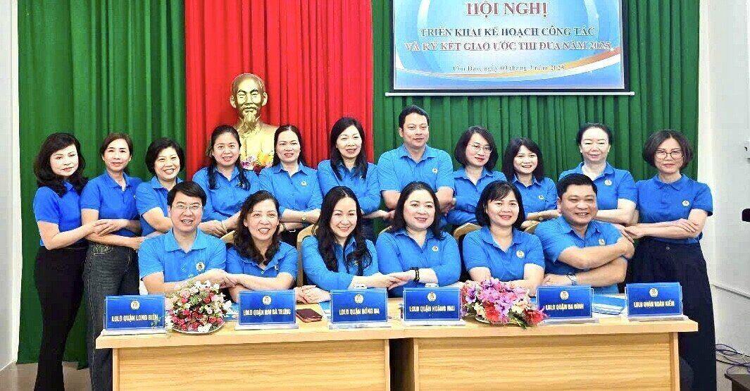 Emulation cluster No. 1 of the Hanoi City Labor Federation signed the emulation in 2025. Photo: Trade Union