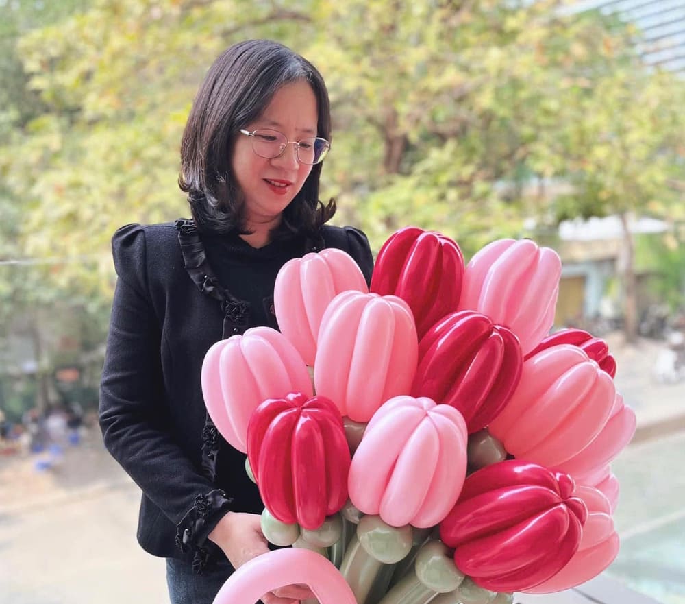 Women with a strong figure should consider choosing the right outfit to cover up their shortcomings. Photo: Dat