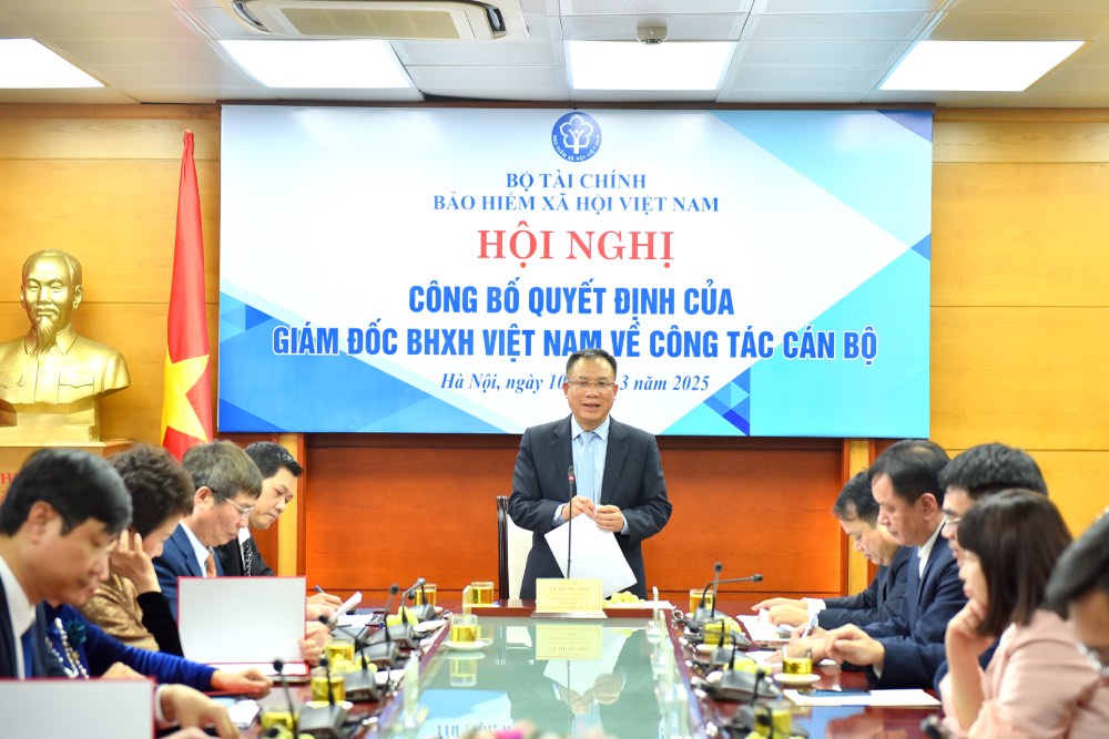 Director of Vietnam Social Insurance Le Hung Son chaired the conference. Photo: Hanoi Social Insurance