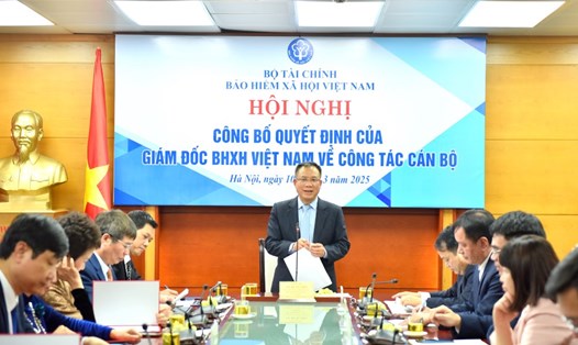 Giám đốc BHXH Việt Nam Lê Hùng Sơn chủ trì Hội nghị. Ảnh: BHXH TP Hà Nội