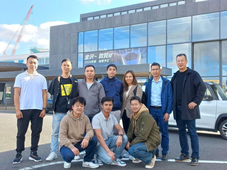 Mr. Quang Duc Viet (middle, back row) during his study trip, visiting his parent company in Japan in 2022. Photo: Interviewee