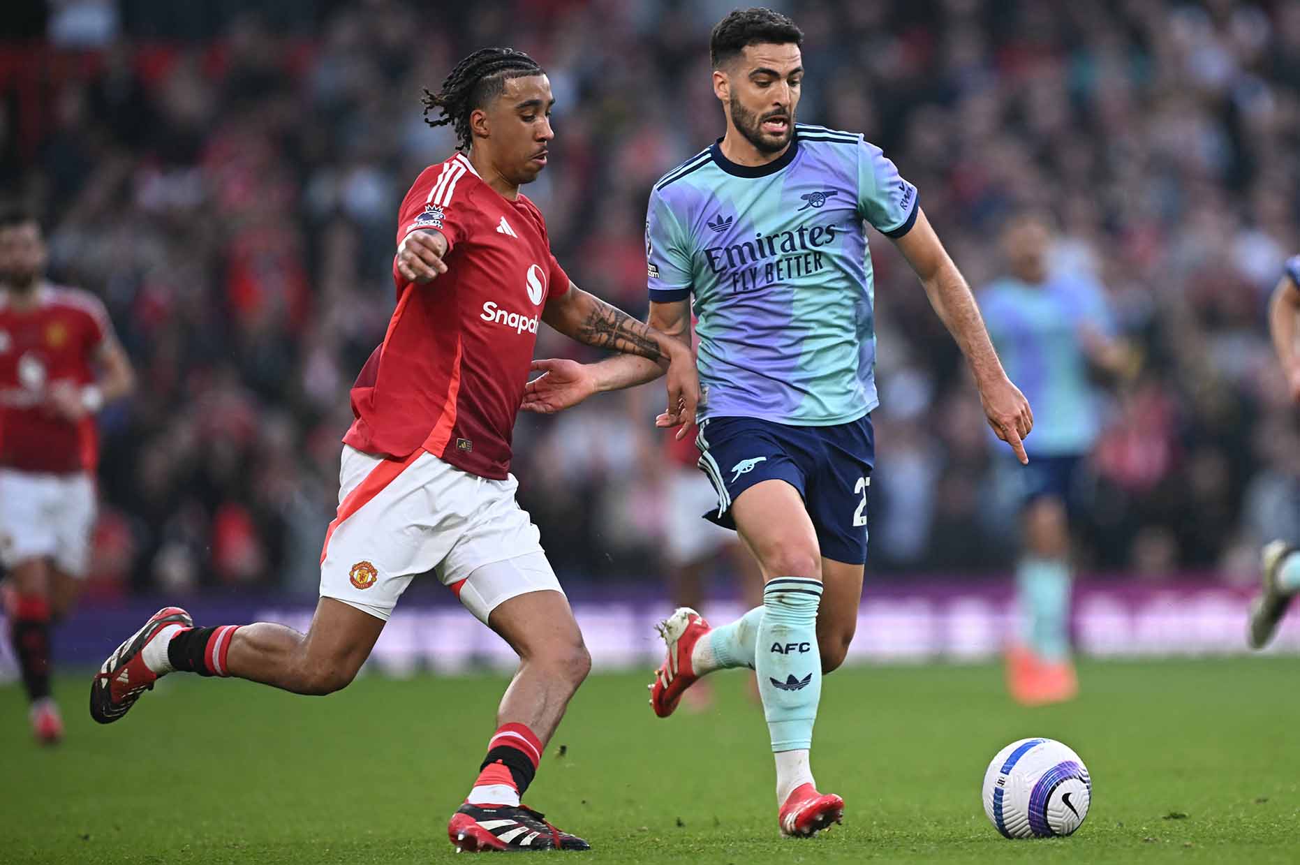 Mikel Merino khong the ganh vac trong trach ghi ban cua Arsenal. Anh: AFP