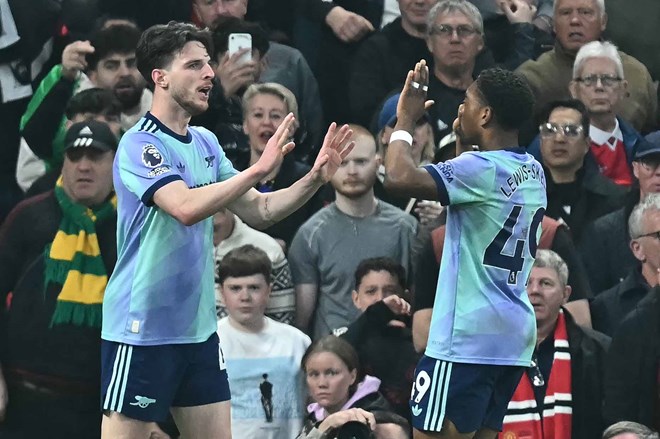 Arsenal chi con biet hy vong vao mot phep mau de Liverpool say chan. Anh: AFP