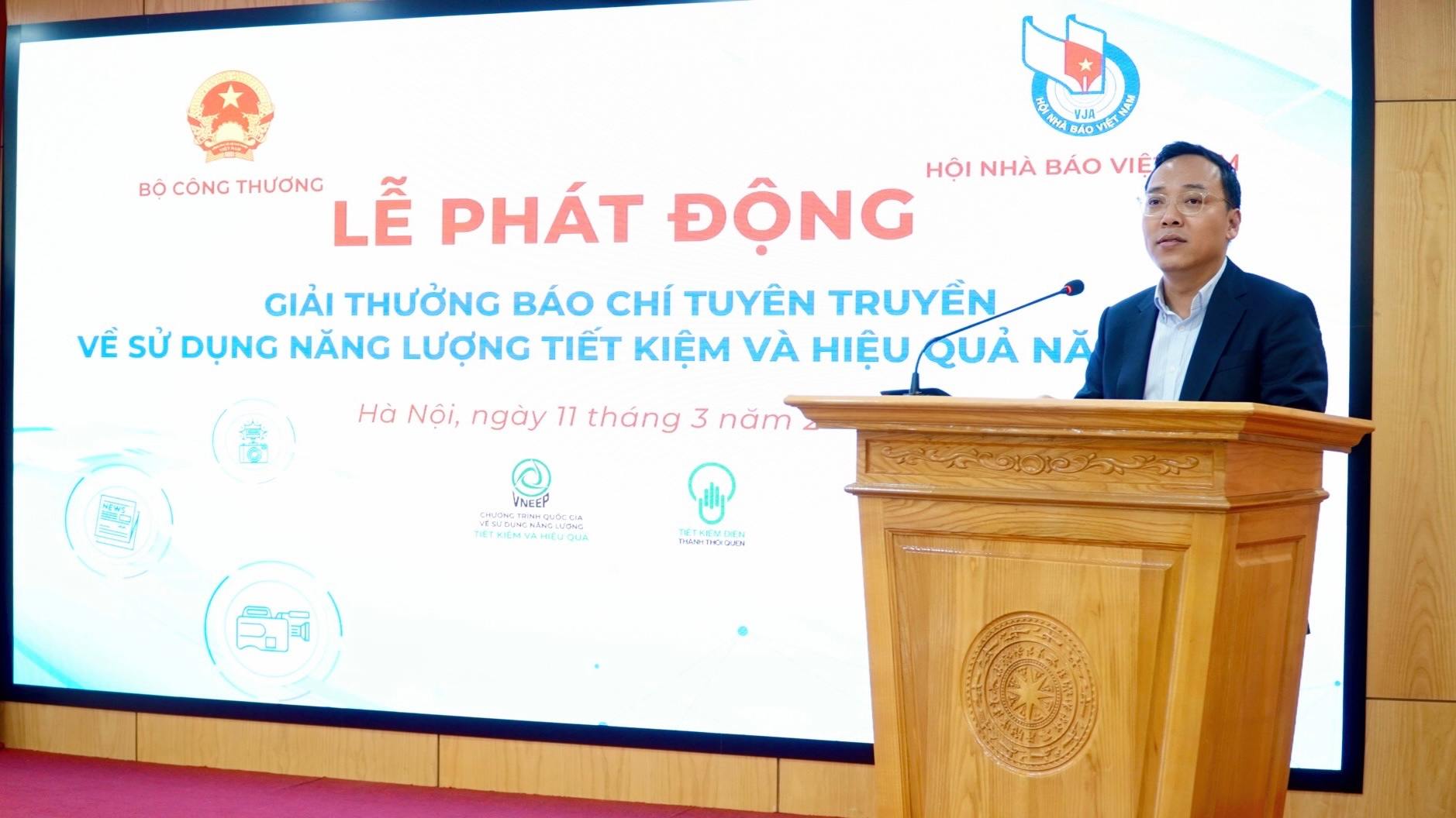 Deputy Minister of Industry and Trade Nguyen Hoang Long spoke at the Launching Ceremony. Photo: VNEEP