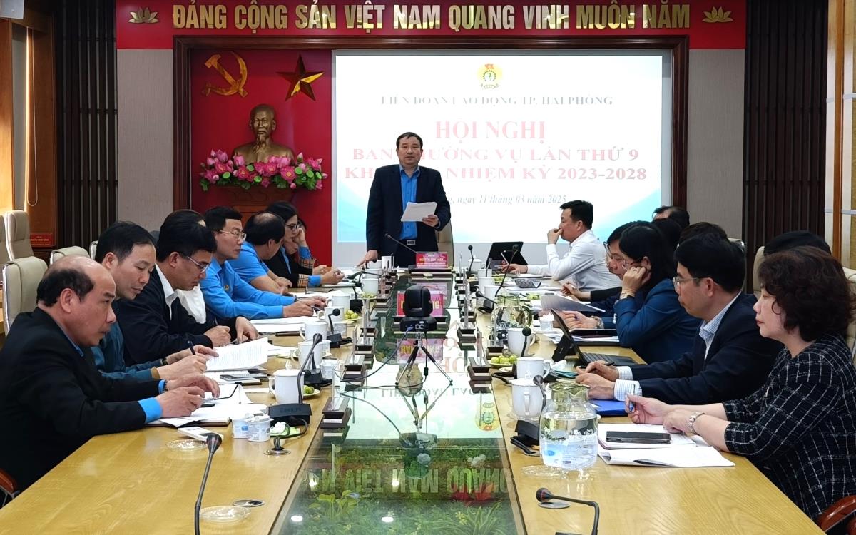 Hai Phong City Labor Federation held the 9th Standing Committee meeting. Photo: Mai Dung