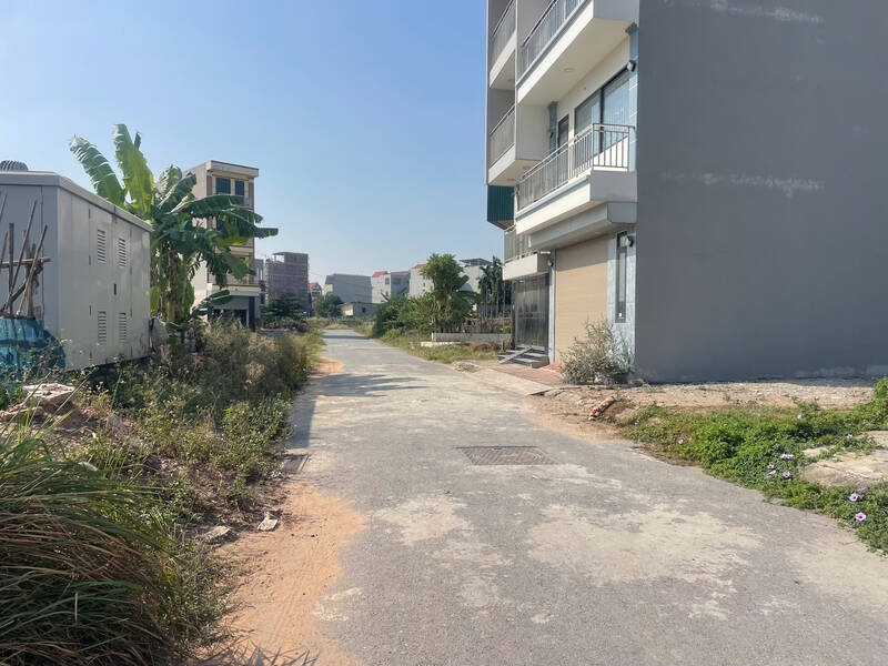 Segmento de tierras de servicio en Hanoi Precio continuo de cima. Foto: Thu Giang