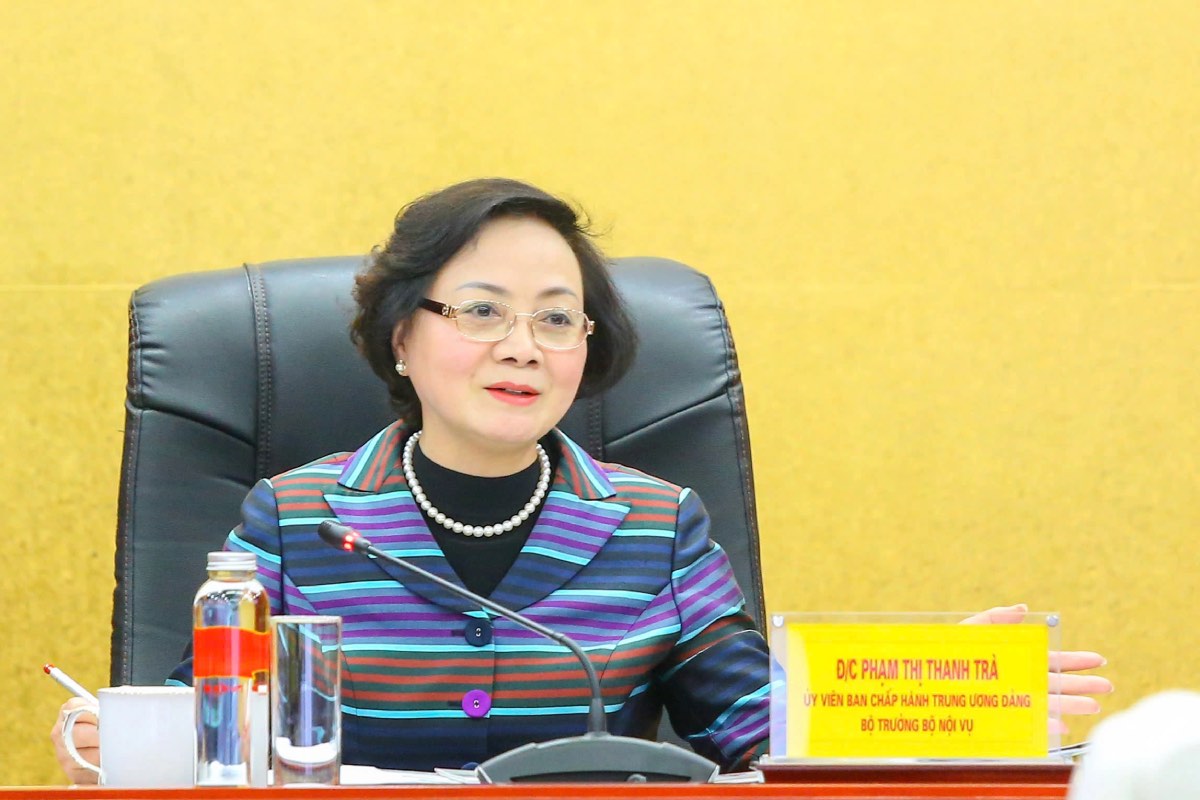 Minister Pham Thi Thanh Tra mentioned the content of building a 2-level local government organization model. Photo: Tong Giap