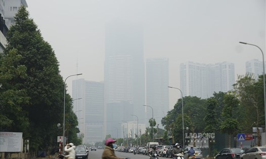 Dự báo thời tiết ngày mai 12.3 ở Hà Nội sáng có mưa nhỏ, mưa phùn và sương mù. Ảnh: Tùng Giang