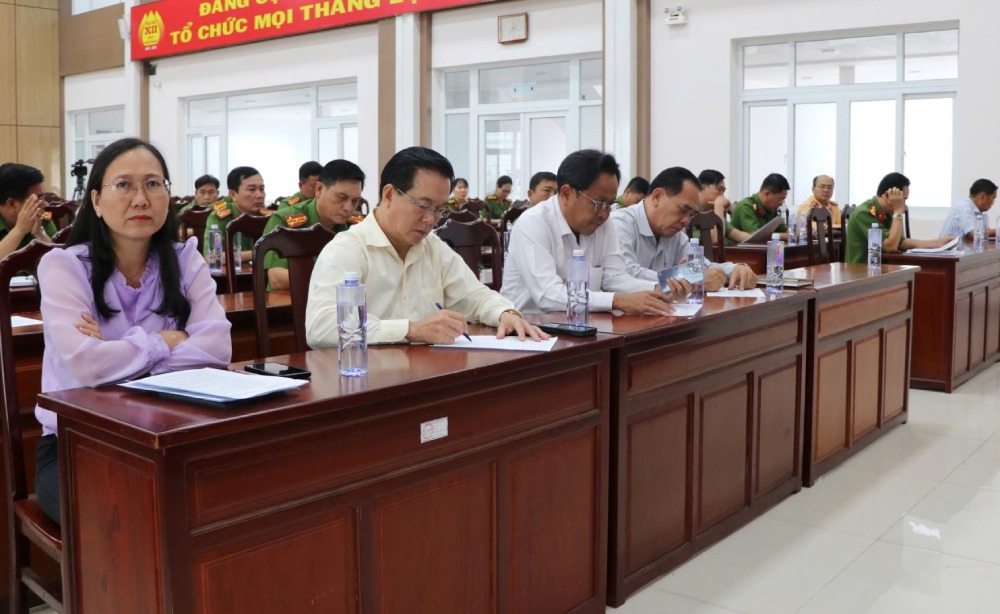 Thành ủy Rạch Giá triển khai kế hoạch liên phường, xã đấu tranh phòng chống tội phạm, giải quyết tệ nạn xã hội bảo đảm an ninh trật tự. Ảnh: Tiến Dũng