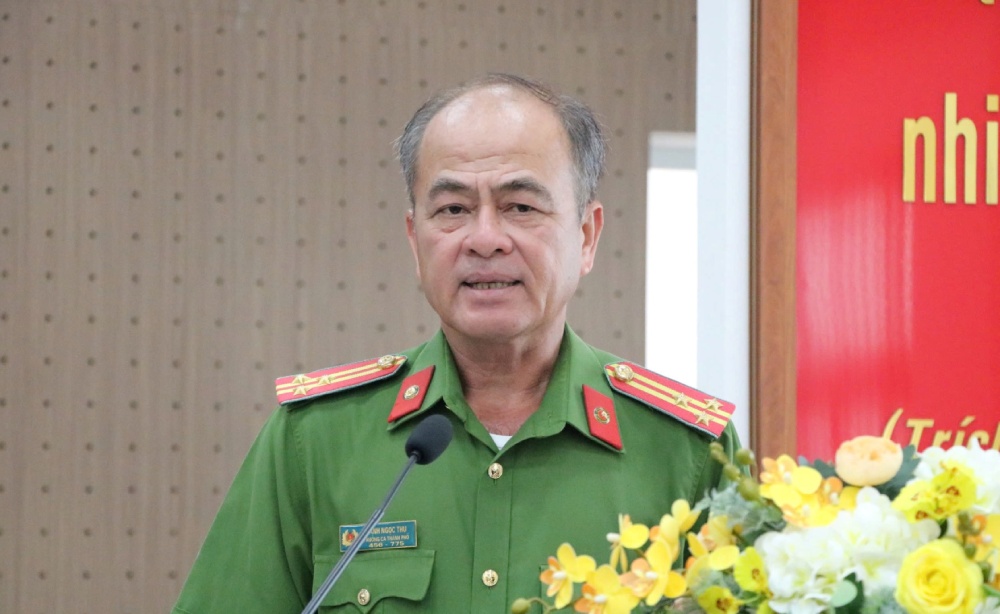 Thuong ta Danh Ngoc Thu phat bieu tai hoi nghi. Anh: Tien Dung