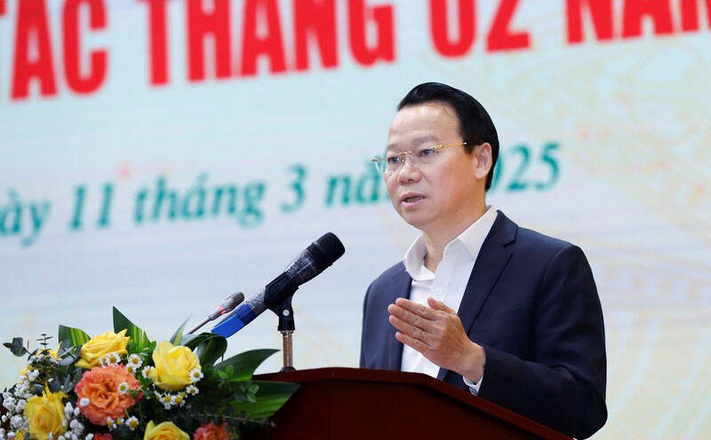 Minister of Agriculture and Environment Do Duc Duy chaired the February meeting and deployed the implementation of important tasks in 2025. Photo: Khuong Trung.