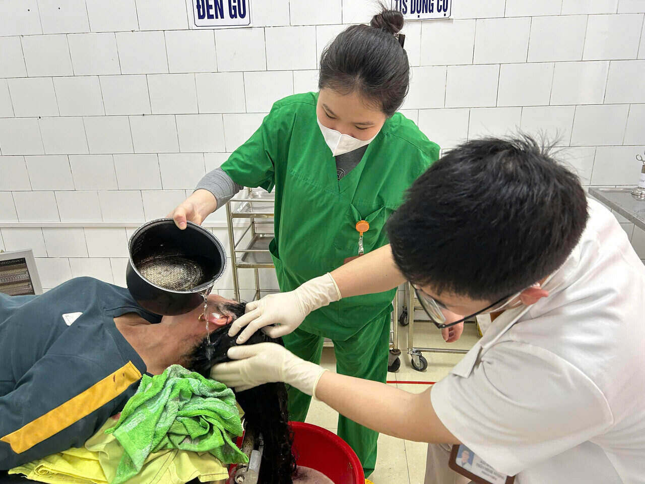 Young doctors are dedicated to serving the people of Hai Duong. Photo: Character provided
