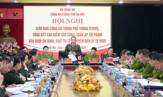 Thiếu tướng Nguyễn Thanh Tùng, Giám đốc Công an TP Hà Nội phát biểu tại hội nghị. Ảnh: Công an TP Hà Nội