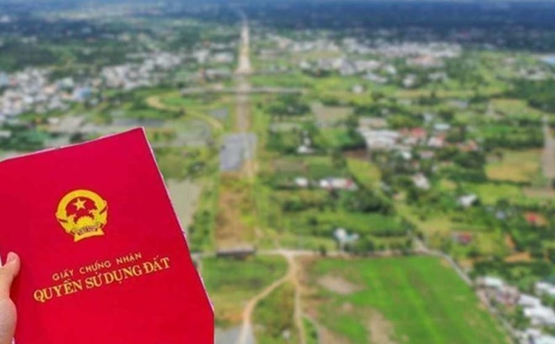 Separating a plot of land to a child will require payment of the following fees: red book issuance fee, measurement fee, file appraisal fee... Illustrative photo: Phan Anh